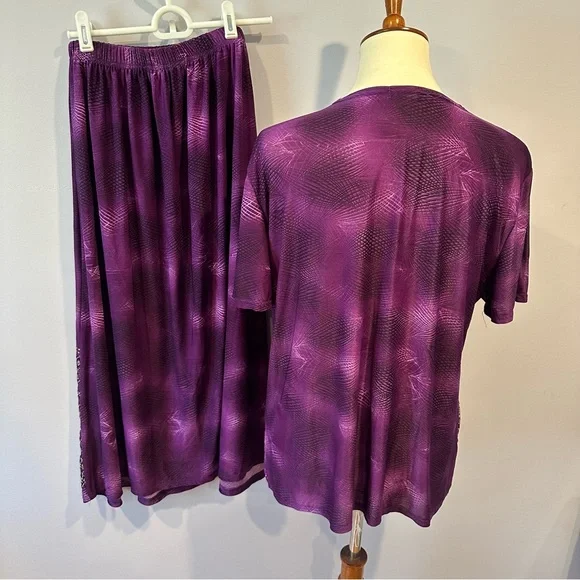 T-C Fashion Co-Ord Purple, White and Black with Gold Glitter Top and Maxi Skirt - Picture 6 of 12